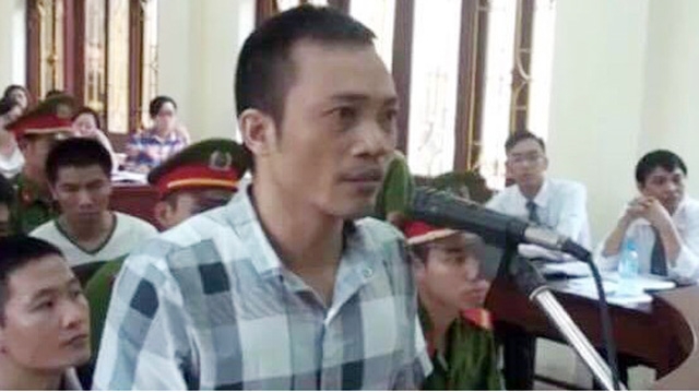  Thọ sứt tại phiên toà xét xử. 