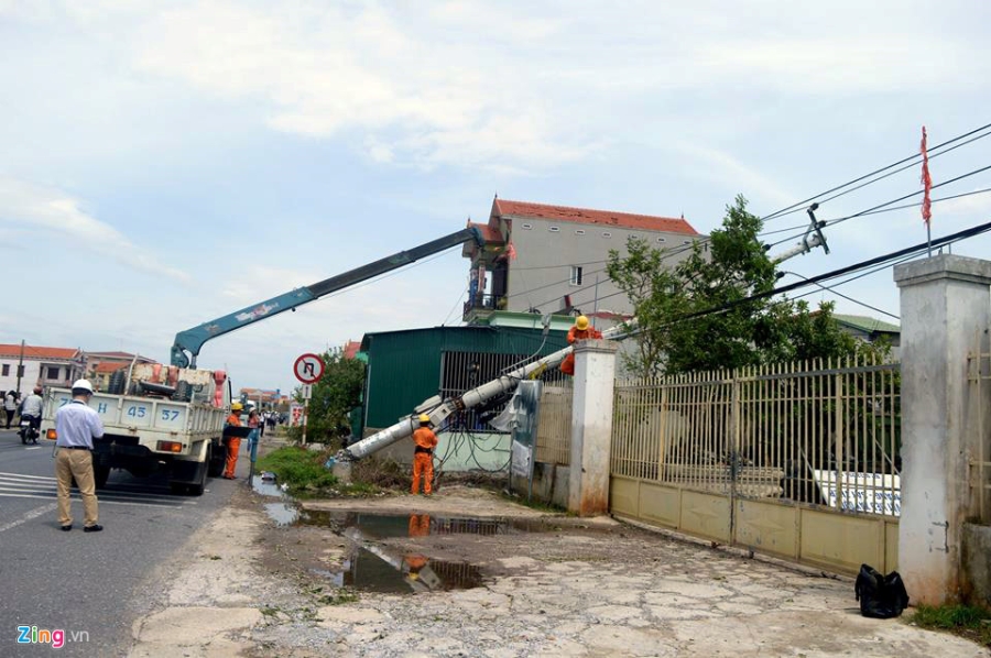 Nguoi dan Quang Binh co vot vat tai san con sot lai sau bao so 10 hinh anh 7