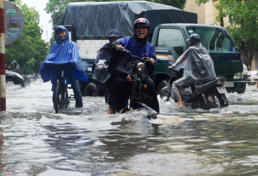 Nhieu tuyen pho o Thanh Hoa thanh song sau mua lon hinh anh 5