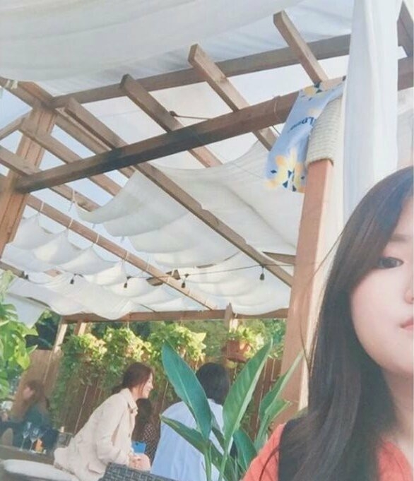 Song Hye Kyo tranh thủ tụ tập bạn bè trước khi về làm dâu nhà họ Song - Ảnh 1.