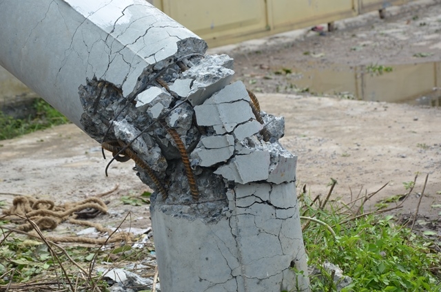 Tại sao hàng nghìn trụ điện trung thế gãy đổ trong bão số 10? - Ảnh 8.