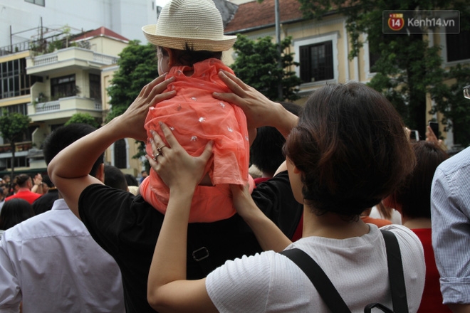 Dàn trai xinh gái đẹp ngoại quốc và những màn biểu diễn nghệ thuật 