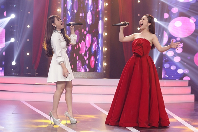 hinh-anh-huong-tram-nga-song-soai-tren-san-khau-bi-cat-khi-len-song-4