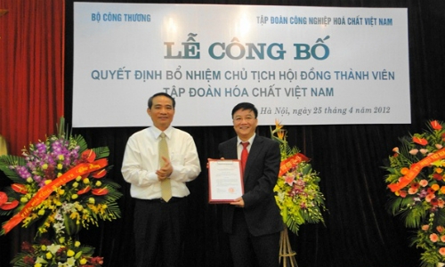 de-nghi-ban-bi-thu-ky-luat-chu-tich-tap-doan-hoa-chat