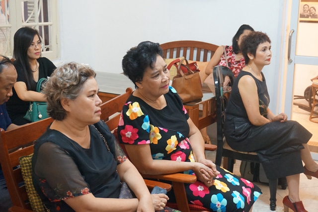 Nhiều nghệ sỹ gạo cội cảm thấy đau lòng khi anh cả làng điện ảnh, nơi họ đã từng góp sức tạo ra những tác phẩm điện ảnh kinh điển đang dấy lên nhiều vấn đề đáng lo ngại.