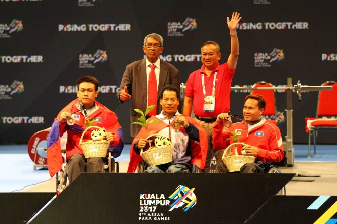 Lê Văn Công và Nguyễn Bình An phá sâu kỷ lục ASEAN Para Games