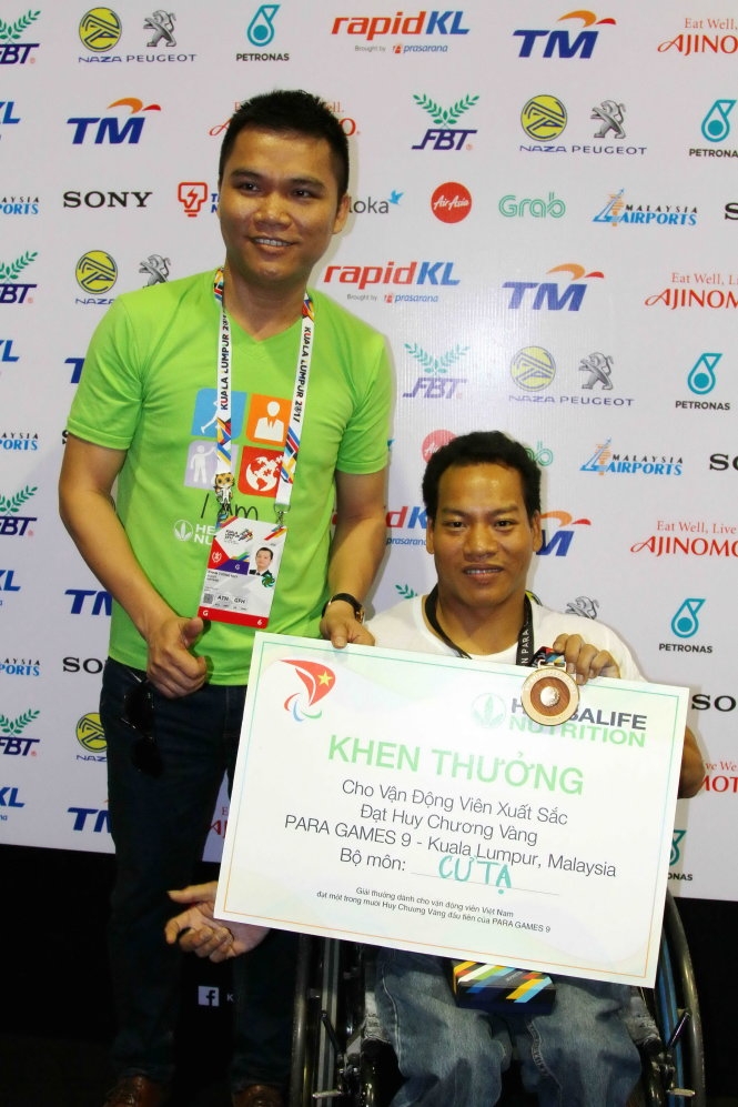 Lê Văn Công và Nguyễn Bình An phá sâu kỷ lục ASEAN Para Games
