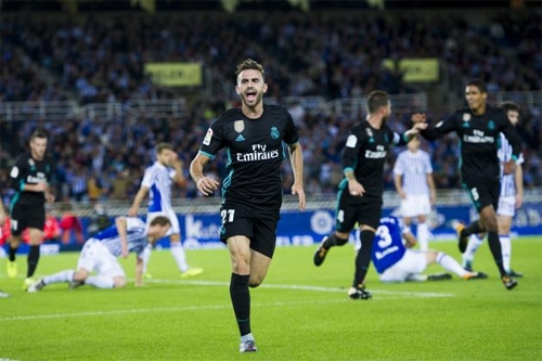 real-san-bang-ky-luc-ton-tai-hon-nua-the-ky-cua-pele-va-dong-doi