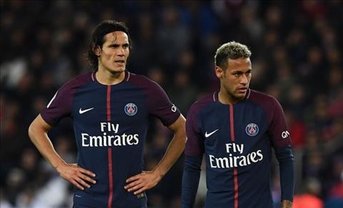 Hau ve Dani Alves noi ve vu viec giua Cavani va Neymar hinh anh