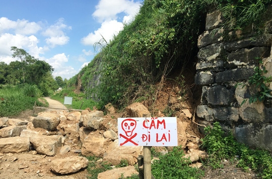 Di sản thế giới Thành nhà Hồ bị đổ tường thành - Ảnh 1.