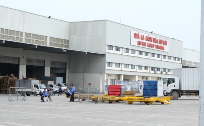 Lái xe đầu kéo đâm tử vong nữ nhân viên tại sân bay Nội Bài