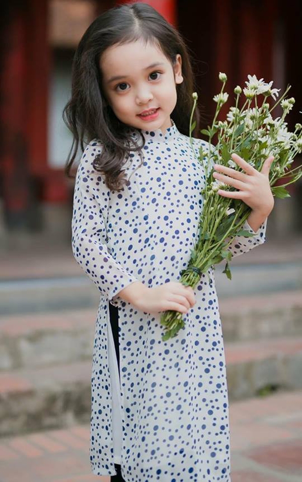 nhan-sac-van-nguoi-me-cua-dien-vien-nhi-nguoc-chieu-nuoc-mat-9