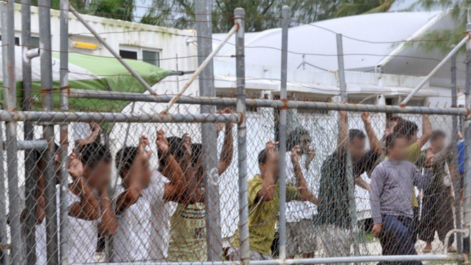 Người tị nạn tại trại tạm giam của Úc tại đảo Manus /// Reuters