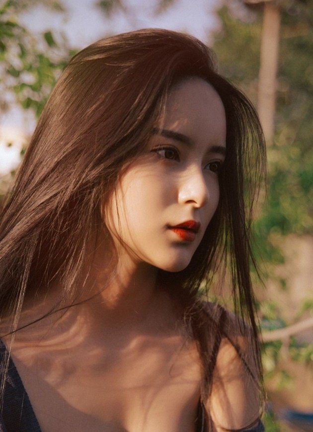 Cô có sở thích rất dễ thương là nuôi những chú thú cưng nhỏ như các chú mèo.