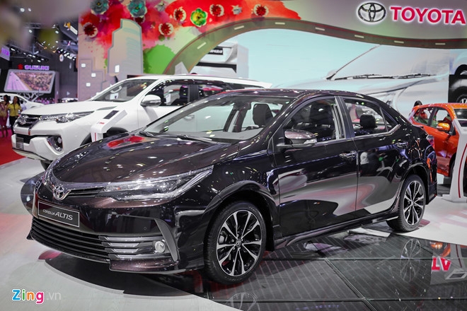 Toyota Corolla Altis 2017 gia tu 702 trieu dong tai Viet Nam hinh anh 1