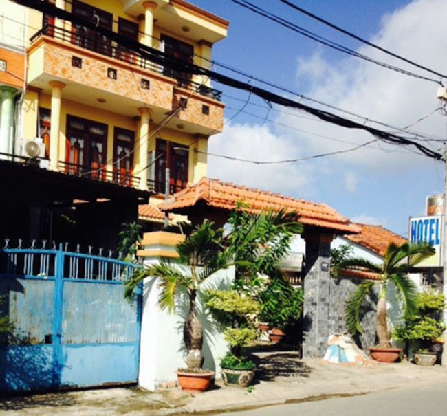 giot nuoc mat muon mang cua nguoi me ep con gai ruot cung uong thuoc sau tu tu - 1