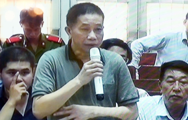 Phien xu Ha Van Tham bat ngo dung sau 5 phut bat dau hinh anh 1