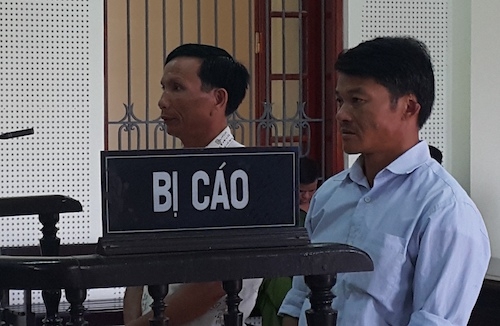 cong-an-hau-toa-vi-thong-le-nhan-tien-boi-duong-khi-bat-mai-dam