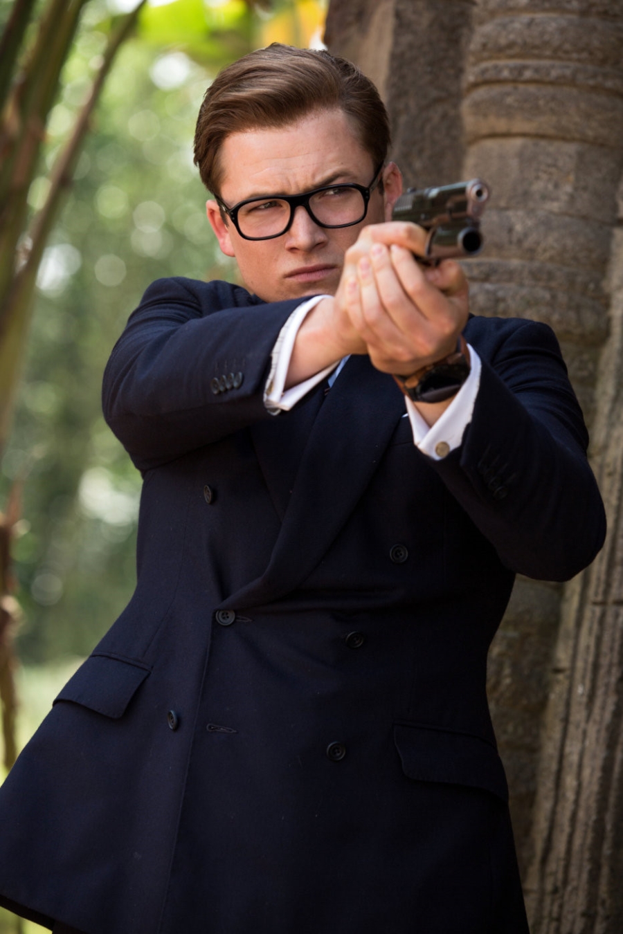‘Kingsman 2’: Hai huoc, hoanh trang, nhung chua du thuyet phuc hinh anh 2