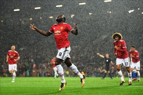 Lukaku len tieng voi CDV MU sau khi bi phan biet chung toc hinh anh
