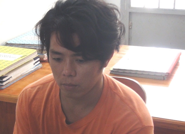 nguoi dan ong van xin ten cuop thoi ham hai ban gai hinh anh 1