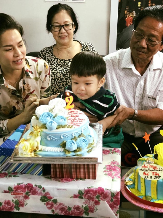 nhat-kim-anh-doan-tu-ben-chong-con-xoa-tan-tin-don-hon-nhan-ran-nut-4
