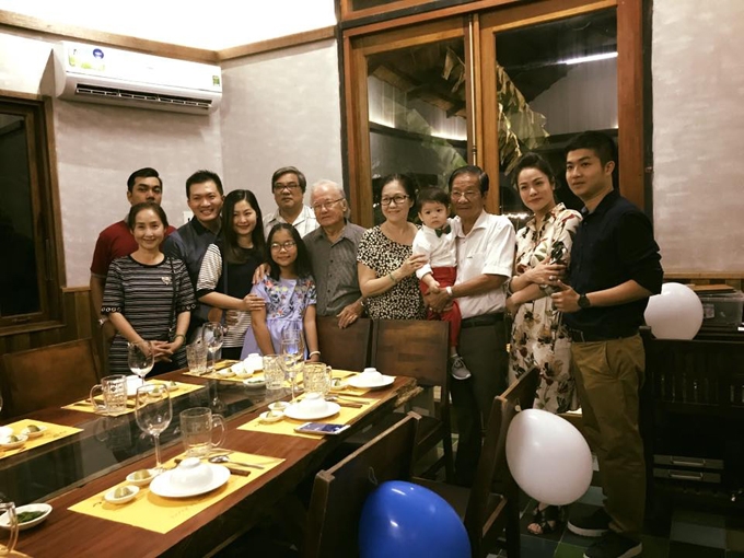 nhat-kim-anh-doan-tu-ben-chong-con-xoa-tan-tin-don-hon-nhan-ran-nut-6