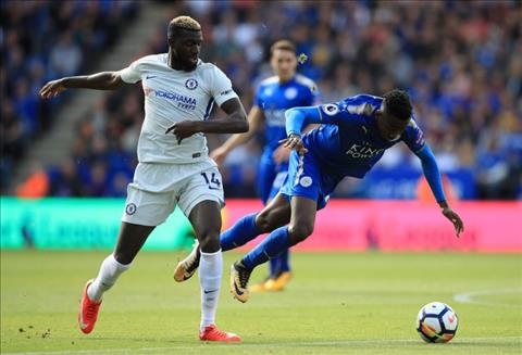 Tien ve Tiemoue Bakayoko cua Chelsea bi tai nan xe hoi hinh anh 2