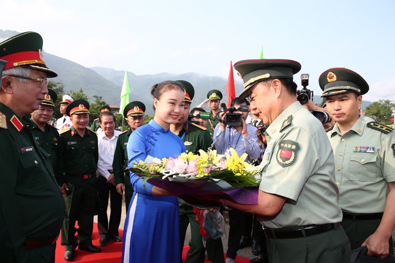 giao lưu quốc phòng biên giới, Việt - Trung, Bộ trưởng Quốc phòng, Ngô Xuân Lịch, Thứ trưởng Quốc phòng, Nguyễn Chí Vịnh