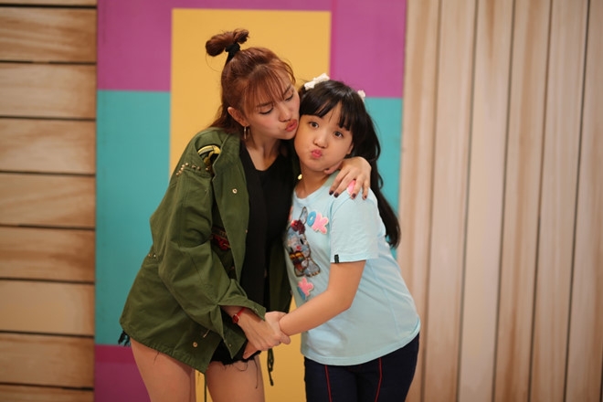 Co be 10 tuoi tu tin hoa Thanh Lam o Guong mat than quen nhi hinh anh 2
