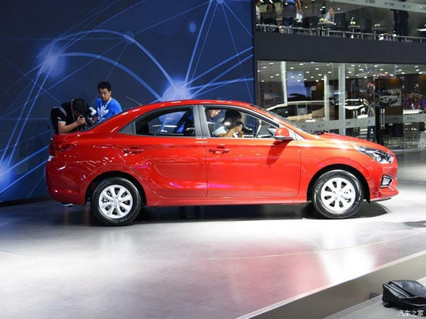 hyundai accent 2018 rut gon chi co gia 172 trieu dong hinh anh 4