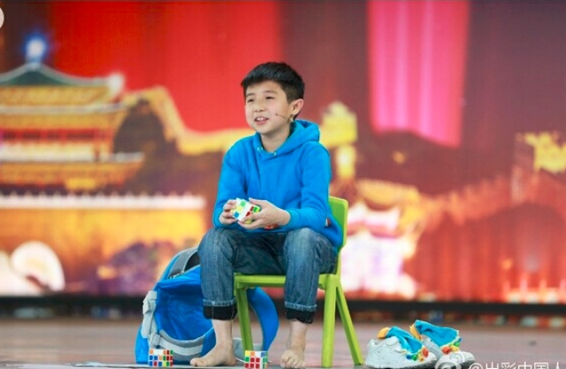 Thần đồng rubik của Mặt trời bé con đã khiến cả thế giới sửng sốt thế này đây! - Ảnh 7.