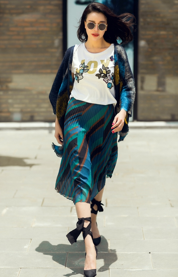 tra-ngoc-hang-mix-mau-tuoi-sang-cho-street-style-5