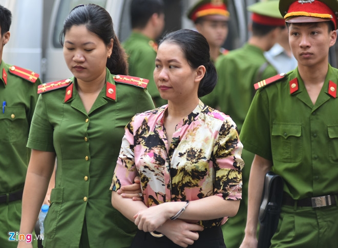 30 phut doi dap cua VKS lien quan dai an Ha Van Tham hinh anh 2