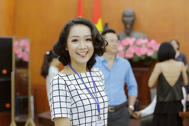 anh khong co tren tv cua cac nu btv xinh dep nhat vtv hinh anh 6