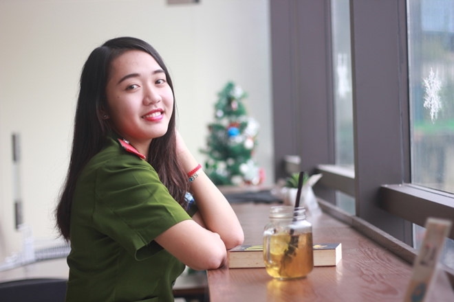 Nu sinh Hoc vien Canh Nhan dan: 'Toi muon lap lai danh hieu thu khoa' hinh anh 1