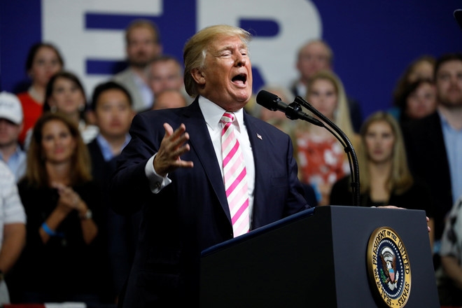 Sau Trieu Tien, ong Trump lai tranh cai voi cac sieu sao the thao hinh anh 1