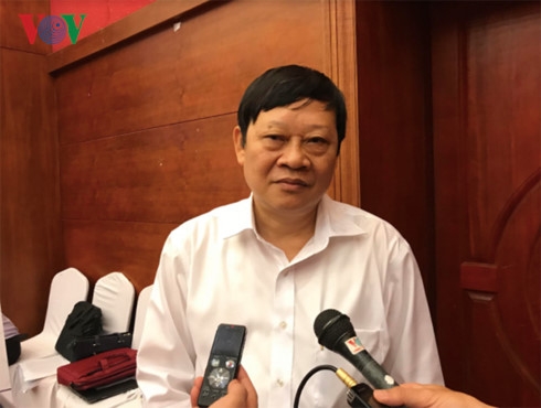 Bộ Y tế sẽ không để dân tự ý mua thuốc kháng sinh - Ảnh 1.