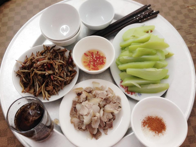 Chị em hào hứng ngồi bàn luận, chia sẻ với nhau cách thiết kế thực đơn tùy theo số người trong nhà - Ảnh 2.