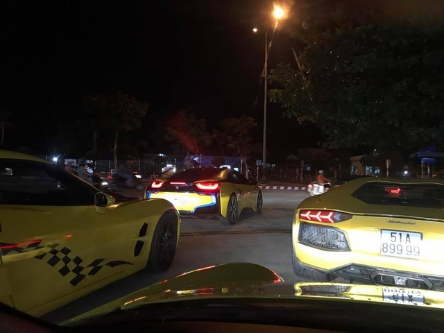Hàng chục siêu xe và xe thể thao độ khủng vượt đèo Hải Vân trong cơn mưa lớn - Ảnh 9.