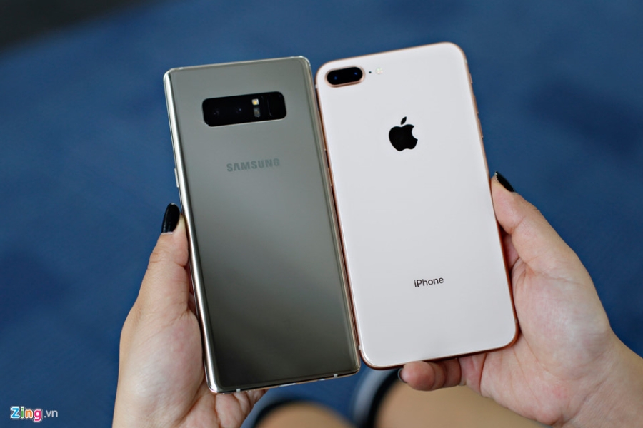 So thiet ke Samsung Galaxy Note 8 voi iPhone 8 Plus hinh anh 2