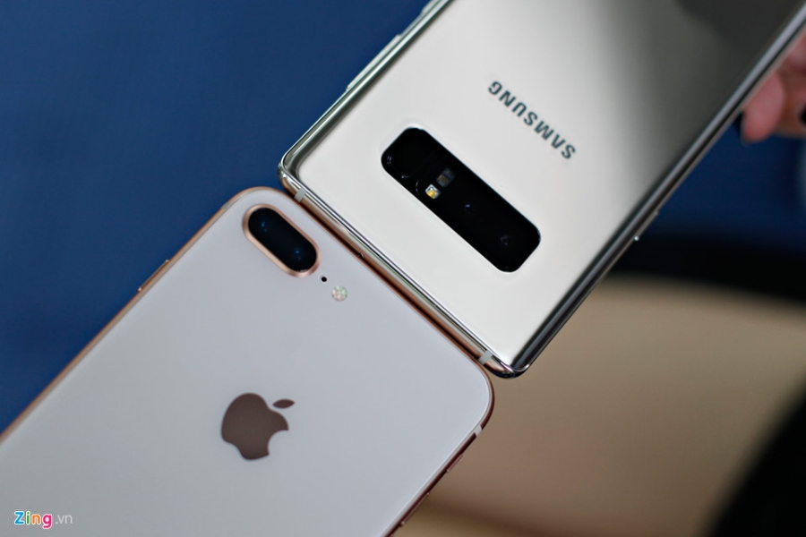 So thiet ke Samsung Galaxy Note 8 voi iPhone 8 Plus hinh anh 3