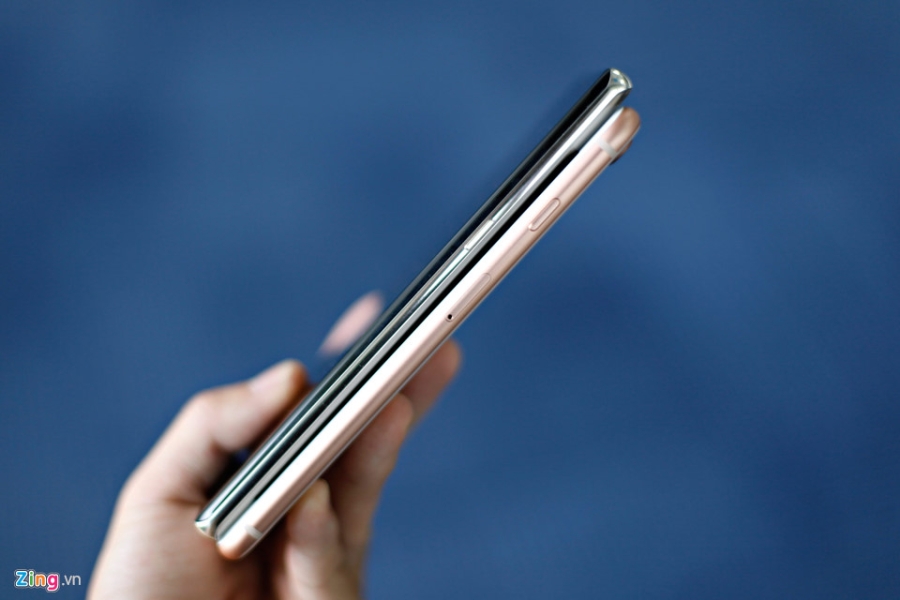 So thiet ke Samsung Galaxy Note 8 voi iPhone 8 Plus hinh anh 6