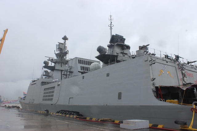 INS Satpura là tàu hộ vệ lớp Shivalik Project 17 của Hải quân Ấn Độ và bắt đầu được đưa vào biên chế từ năm 2011. Tàu do công ty đóng tàu nhà nước Ấn Độ Mazagon Dockyards Limited chế tạo.