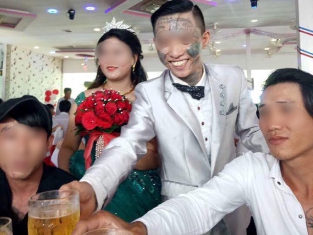 Chu re xam day mat gay xon xao trong dam cuoi hinh anh 1