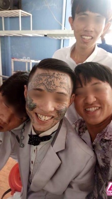 Chu re xam day mat gay xon xao trong dam cuoi hinh anh 2