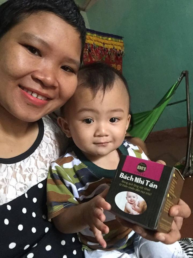  Chị Hảo và con trai (ảnh nhân vật cung cấp) 