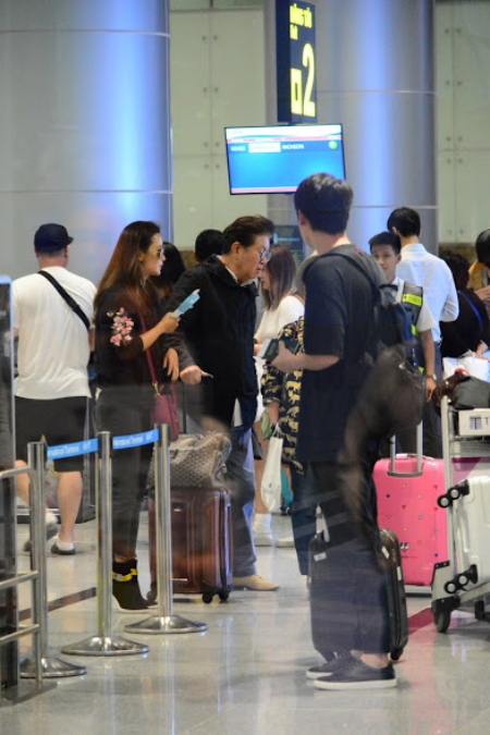 kim-hee-sun-tuoi-roi-roi-tai-san-bay-da-nang-1