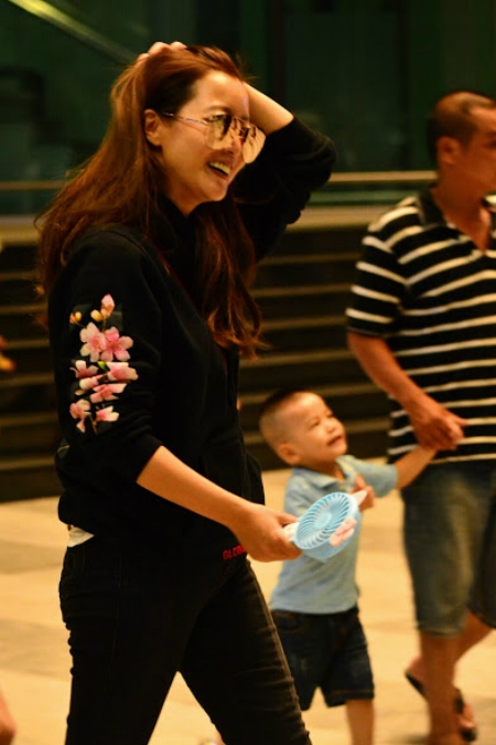 kim-hee-sun-tuoi-roi-roi-tai-san-bay-da-nang-4