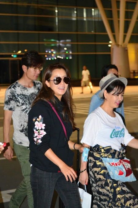 kim-hee-sun-tuoi-roi-roi-tai-san-bay-da-nang-7